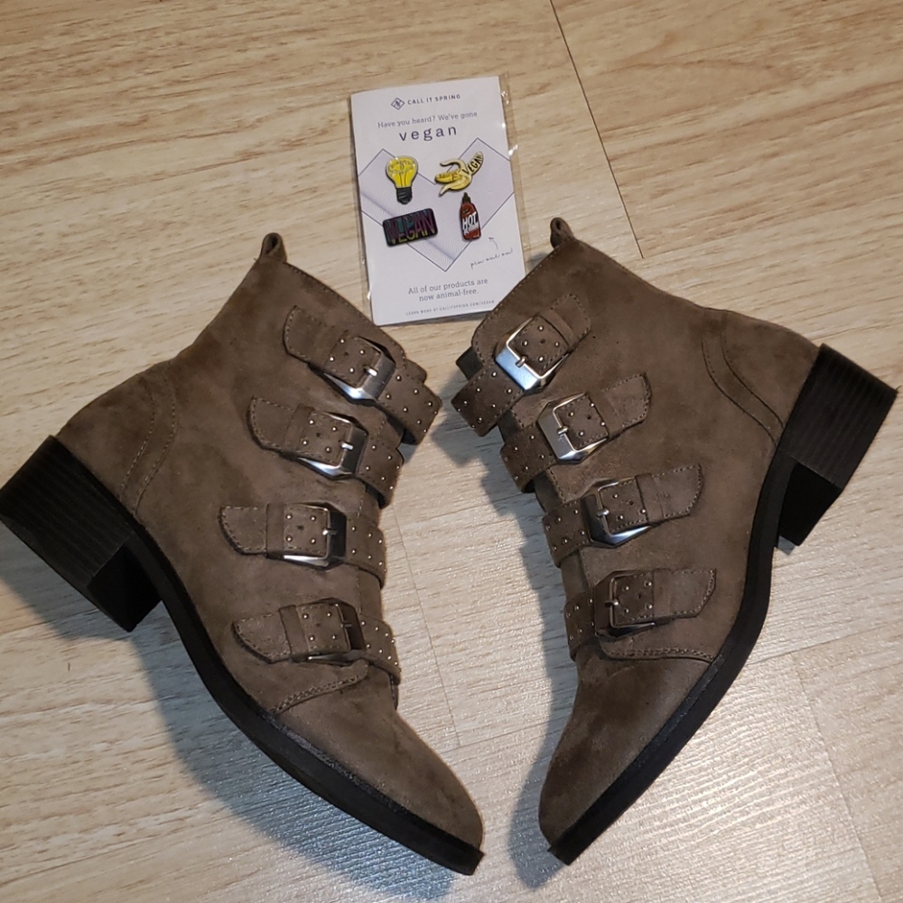 Call it spring buckle boots